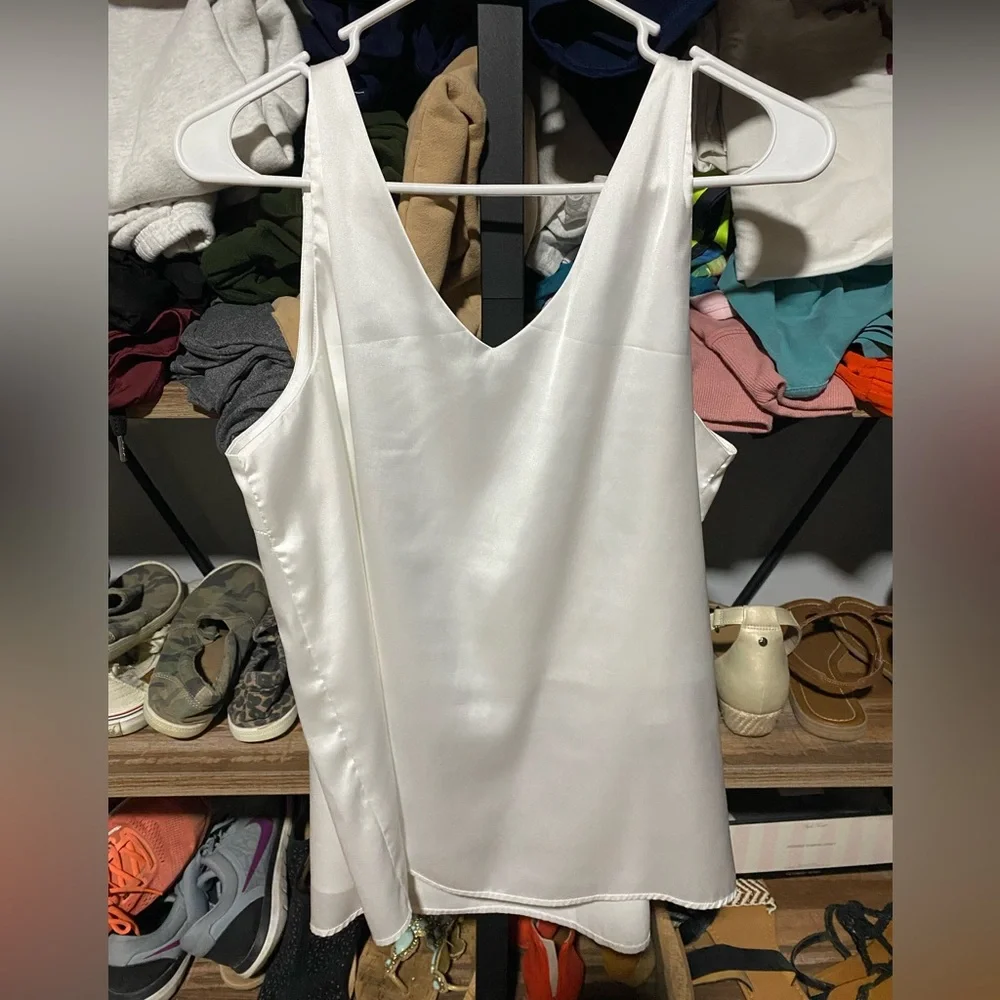 Elegant White Camisole Top - Picture 2 of 3